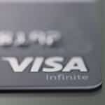 Gros plan sur le logo Visa Infinite