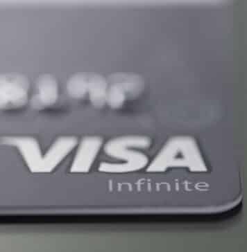 Gros plan sur le logo Visa Infinite