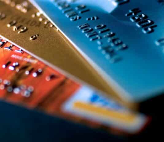Paiement différé : fonctionnement, avantages et inconvénients Paiement différé grâce aux cartes de crédit